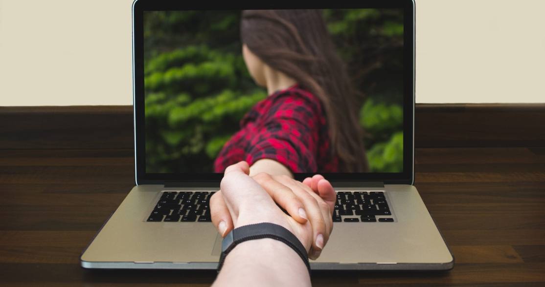 How Apps Can Help You Build a Thriving Long-Distance Relationship