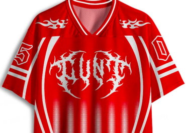 Y2K-Is-Back-Baby-Tees-&-Retro-Shirts-That-Are-Taking-Over-2025-Fashion-Trends-beauty-and-fashion-freaks-3