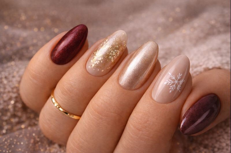 These-Luxury-Winter-Nail-Trends-Are-So-Elegant-You’ll-Want-Them-All-Festive-Luxury-Nails-Without-Going-Overboard-beauty-and-fashion-freaks