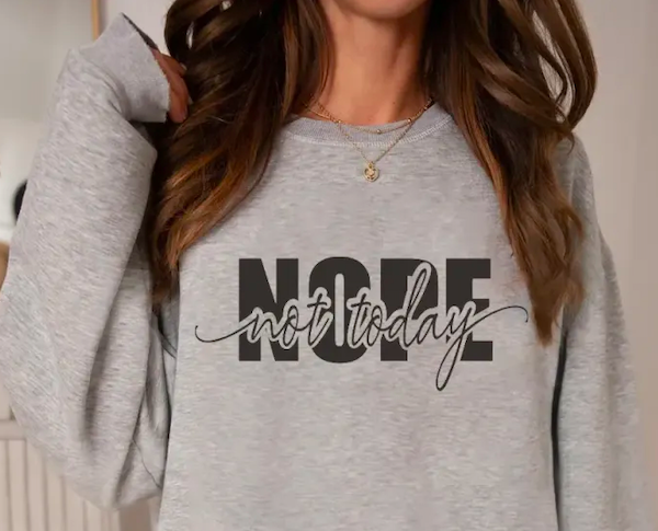Oversized-Halloween-Shirts-Oversized-Cardigan-Sweater-&-Plus-Size-Sweatshirts-15-Cozy-Fall-Outfits-You’ll-Want-to-Wear-All-Season-beauty-and-fashion-freaks-3