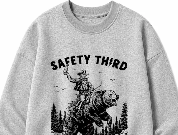 Vintage-Raglan-Shirts-Graphic-Sweatshirts-&-90s-Tees-15-Retro-Fashion-Trends-You-Need-to-Try-beauty-and-fashion-freaks-3